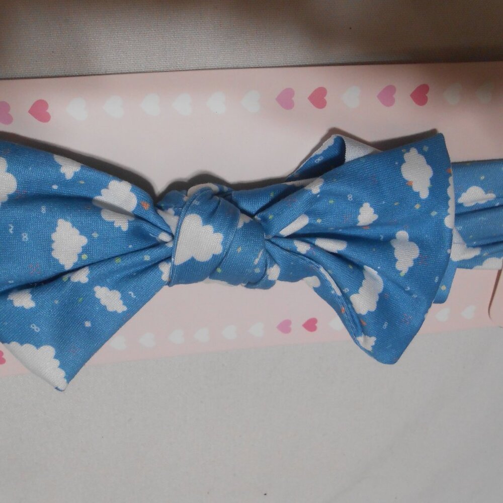NEW Baby Bow Bliss one size headband ribbon Bow Blue w/ white clouds design 👶 - Picture 6 of 6